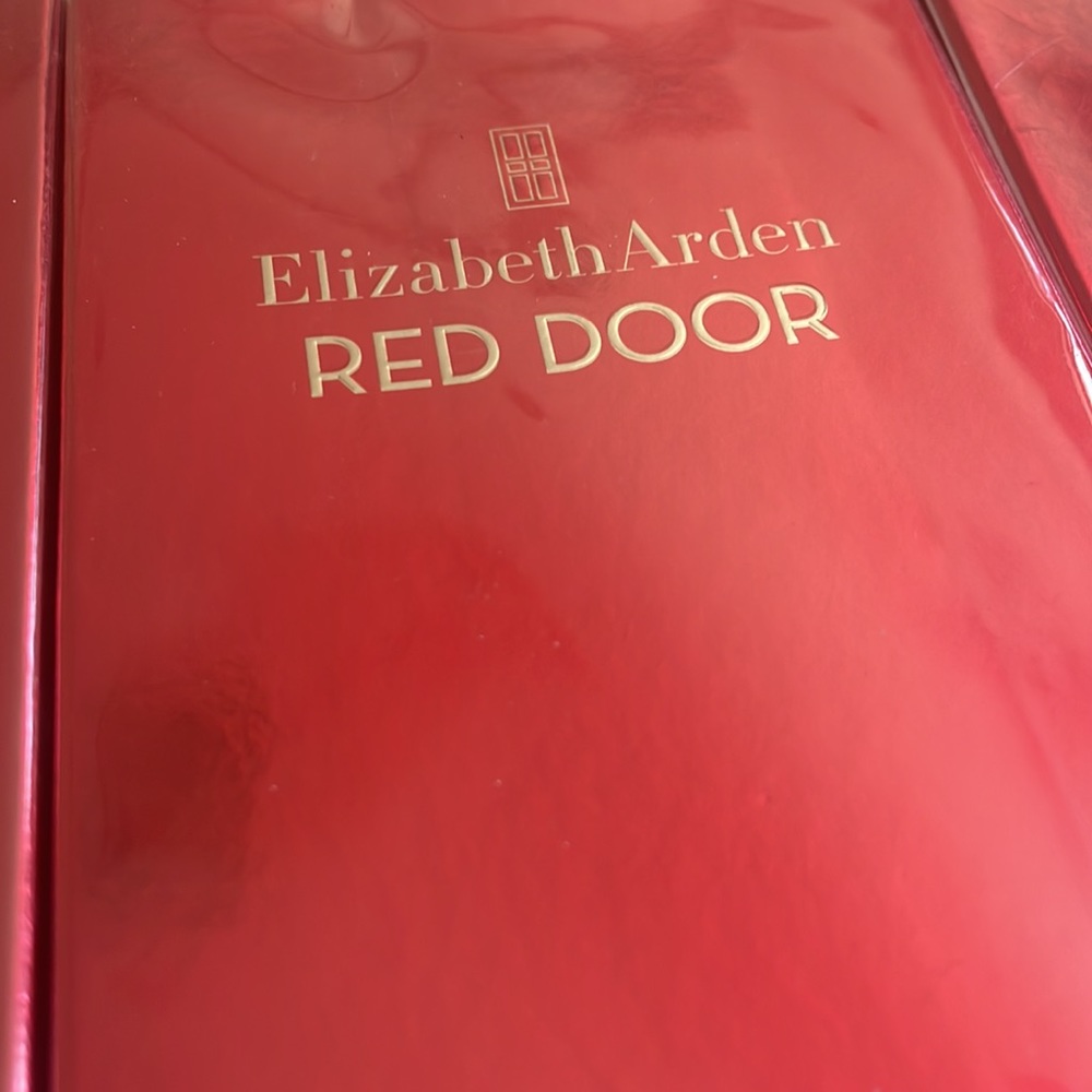 Red Door (Elizabeth Arden) Perfume Fragrance - Picture 5 of 5